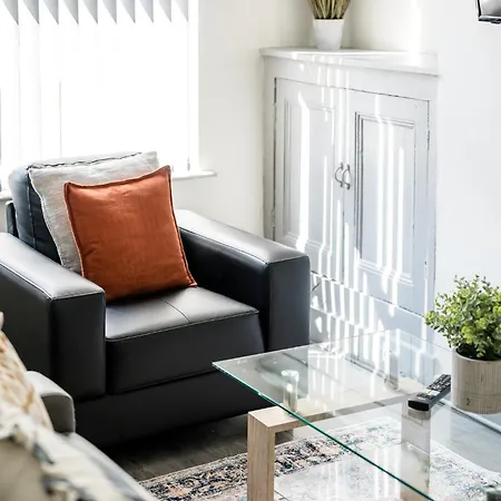 Randolph House - Air Host & Stay - Sleeps 6-2